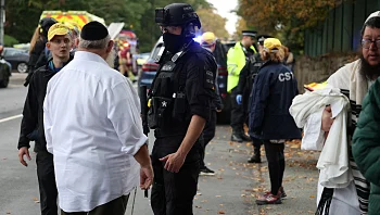ביום הכיפורים: 2 נרצחו ו-3 נפצעו בפיגוע בבית כנסת במנצ'סטר