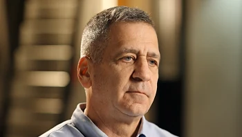 "במבט לאחור, היית עושה משהו אחרת?": אביב כוכבי בריאיון ראשון