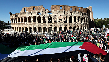 בין דגלי פלסטין למגן דוד: הפגנות באירופה למען עזה ולציון 7.10