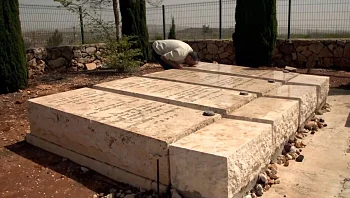 "אפשר לקום מזה": בועז שאיבד את אשתו ו-3 מילדיו בפיגוע בוחר בחיים