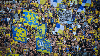 אוהד מכבי ת"א בן 38 עוכב בחשד לירי הזיקוק לבית מאמן הקבוצה