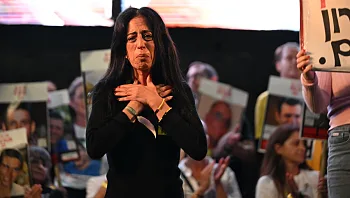 עינב צנגאוקר בכיכר: "נעשה כל מה שיידרש עד שנחזיר את כולם הביתה"