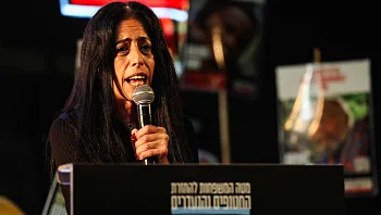 עינב צנגאוקר: "מכונת הרעל מנסה להלך עליי אימים, לא אשתוק"