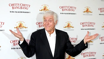 לא רק "מרי פופינס": תפקידיו הנשכחים של הכוכב האגדי בן ה-100