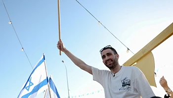 אבינתן אור התקבל בחגיגות ודגלים: "הלב מתפוצץ מאהבה"