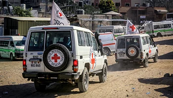 צוות מצרי נכנס לרצועת עזה כדי לסייע באיתור החטופים החללים