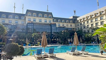 "לצד תיירים תמימים": 154 מחבלים שוהים ב"מלון חמאס" בקהיר