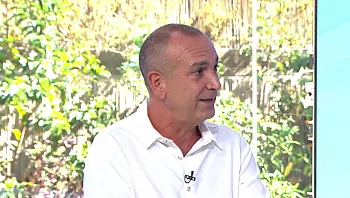 מהפכה בביטוח: בינה מלאכותית מחליפה את הסוכנים האנושיים