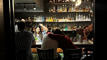 יפה ושובבה: הברים הכי טובים בחיפה לתפוס בהם ראש ולאכול טוב