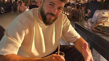 אמו של אופיר צרפתי: "איך אפשר לקבור את הבן שלך בתשלומים?"