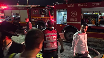 שלושה לכודים חולצו מזירת שריפה בבית שמש, שניים במצב קשה