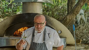  למה השפים עולים אחד אחד לבית של ארז קומרובסקי בגליל?