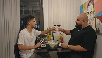 "בסוף החודש אני יכול להכניס יותר כסף מהמסעדה שלך"