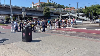 זאת המדינה שחוקקה חוק שיגביל את מהירות הולכי רגל ל-6 קמ"ש