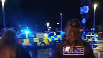 פיגוע בבריטניה: 9 נפצעו אנושות מדקירות ברכבת, שני חשודים נעצרו