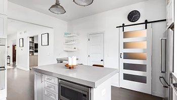 דלתות פנים וכניסה - איך בוחרים נכון?