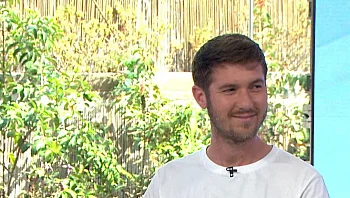 כשהים הופך למרחב שיוויוני: כיצד הופכים את הגלים לטיפול רגשי?