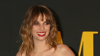 למה אומה תורמן אמרה לבתה לא להוריד נעליים בזמן צילומי סרט?