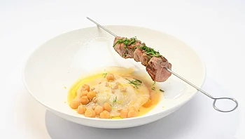 שיפודי סינטה טלה ורביולי ממולאים: מנת הראש בראש של יהונתן שרביט