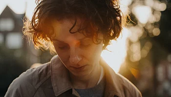 הסדרה החדשה הזו נוגעת לכולנו הרבה יותר ממה שנדמה לנו