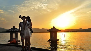 לא רק "SHEIN" ו"Temu": מקומות בהם רווקים סינים מבלים בדייט