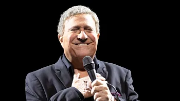 אושר כהן, מאחוריך: כוכב העל שיופיע לראשונה בהיכל מנורה