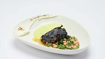 בר ים עטוף בעלי גפן: המתכון למנת האודישן של בר צנגר