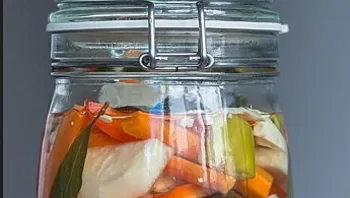 הקראנץ' הבריא: מתכון לחמוצים הכי טעימים בעולם