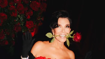 קריס ג'נר חגגה יום הולדת 70 - והמשטרה פרצה לחגיגה