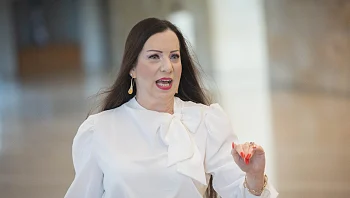 גוטליב הוצאה מהדיון; עמית: "אין תופעה כזאת באף בימ"ש בעולם"