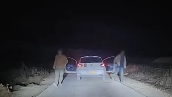 בפנים גלויות: מתנחלים קיצוניים תקפו נהג פלסטיני | תיעוד