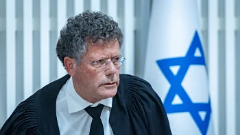 הנאום החריף: שופטי העליון לשעבר דחפו את עמית לדבר בתקיפות