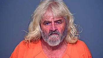 סגר לו את המים החמים באמצע המקלחת – אז הוא ירה בו