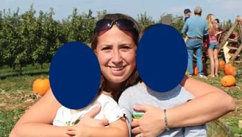 עובדת הוראה קנתה אוזניות לקטין וקיימה עימו יחסי מין