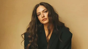 אחרי שעבדה עם השמות הכי חמים: את המוזיקאית הזו כדאי לזכור