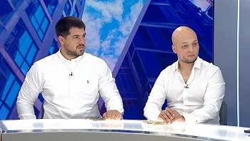 המהנדסים שחושפים את הסדקים מתחת לצבע