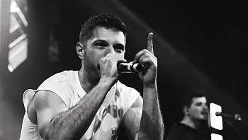 לאחר ההצלחה, הראפר האהוב פותח הכול: "המצב לא מדהים"