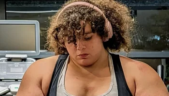 "האישה החזקה בעולם" נפסלה לאחר שהתגלה כי מדובר בטרנסג'נדרית