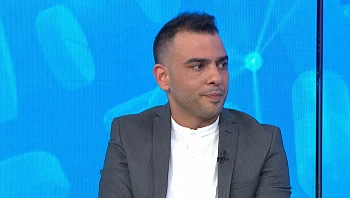 מזרק משולב לאפקט הרמה ועידוד ייצור קולגן