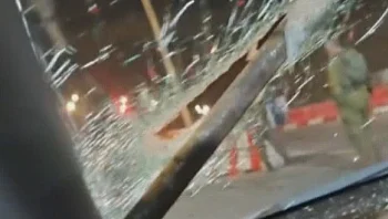 השליך מוט על רכב - הנהגת ניצלה: "זה היה יכול להיגמר אחרת"