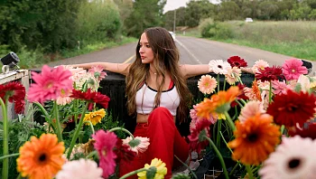 "עושה לי בלגן": הזמרת האהובה כבר לא מתנצלת על מי שהיא