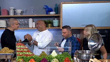 מה לשים לך בפיתה? האיש שכל הסלבס אוכלים אצלו