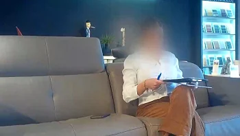 "לא לתת הנחה": עובדים ברשת רהיטים תיעדו לקוחות בלי ידיעתם