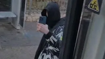 נהג אוטובוס בירושלים הותקף ע"י בני נוער - ששברו את ידו