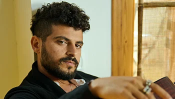 "בין אסונות - לחתונות": הזמר שקורא למאזינים להשתתף במסעו