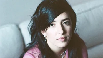 "בא לי ללכת יותר עמוק": המוזיקאית על הדילמות שמרכיבות את שיריה