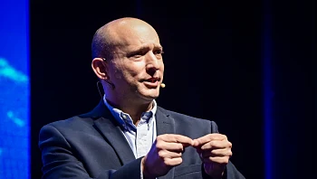 בנט מודה: פרצו לי לטלגרם, טלפונים וצ'אטים אמיתיים הופצו