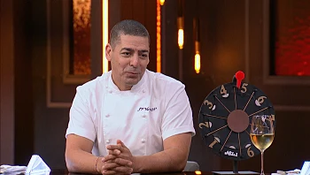 "אסף כתב דו"ח מפורט, עד לרמת השרוכים בנעליים של המלצרים"