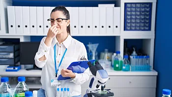 מחקר: המולקולה שמעניקה לפלוצים את ריחם עשויה להאט אלצהיימר