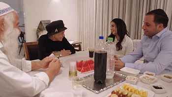 אביגיל פוגשת את ההורים של משה: "זה מרגש אותי"